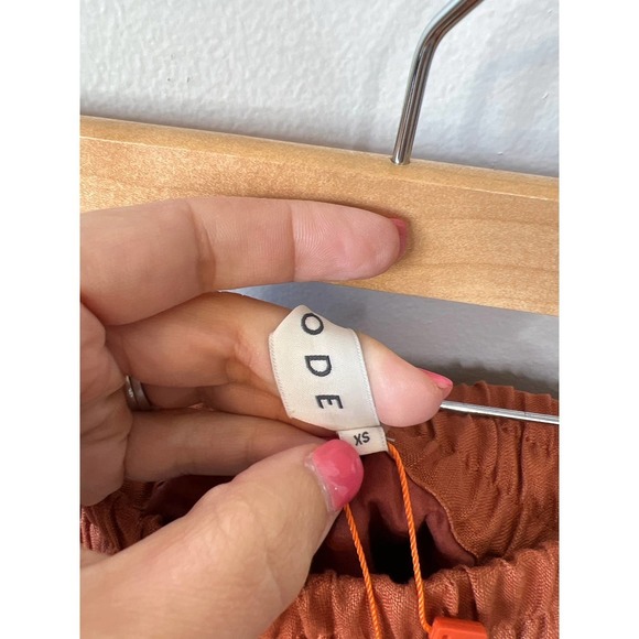 Rhode Kina Pull On Smocked Waist Mid Rise Short Women's Clove Size: XS NWT - Picture 6 of 8